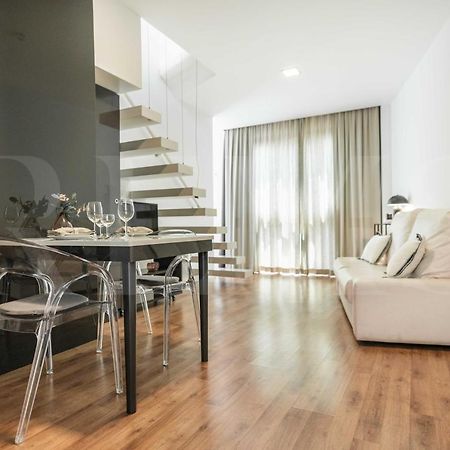 マラガArtistic Duplex With Terrace By Picasso Museum By Remsアパートメント エクステリア 写真